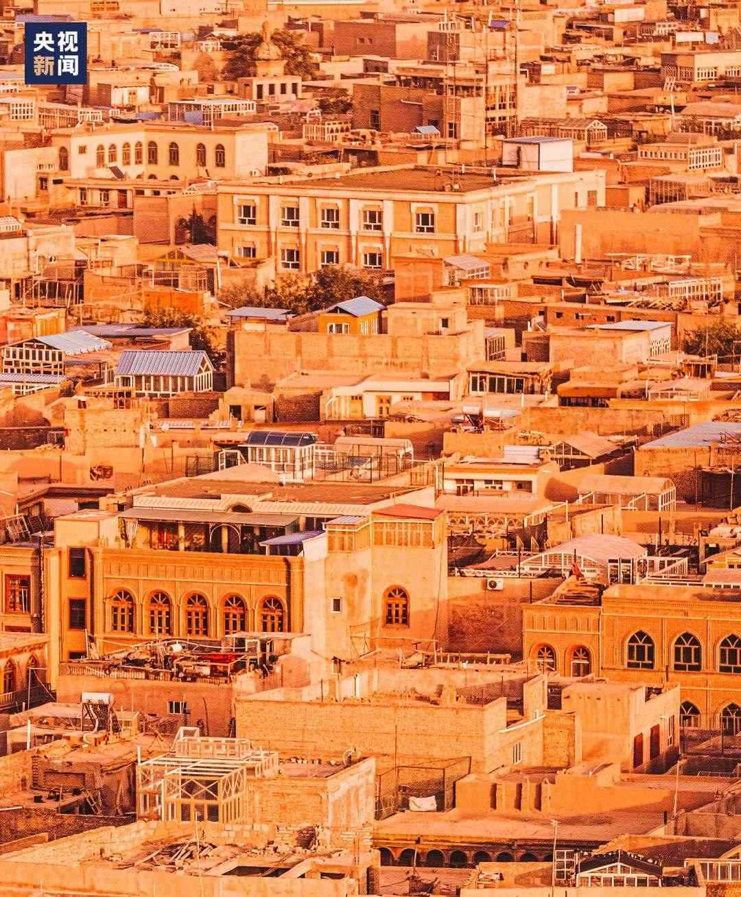 △喀什古城在天山和昆侖山的守護下，留住了千年前的樣子。