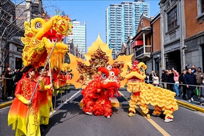 2024年2月10日，上海張園舉辦舞龍舞獅活動(dòng)，為市民和游客獻(xiàn)上一場(chǎng)視覺(jué)盛宴。