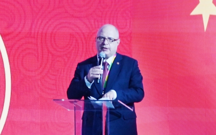 俄羅斯國(guó)家杜馬資產(chǎn)、土地和財(cái)產(chǎn)關(guān)系委員會(huì)主席兼俄中議員友好小組主席加夫里洛夫致辭。主辦方供圖 