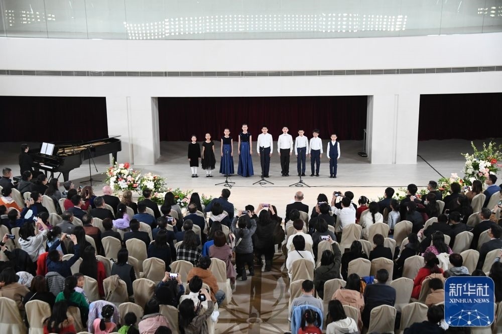 3月21日，金融街童聲合唱團(tuán)在音樂會(huì)上演出。新華社記者 任超 攝