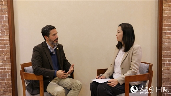 阿根廷布宜諾斯艾利斯大學(xué)阿根廷—中國(guó)研究中心主任、阿根廷知名漢學(xué)家畢嘉宏（Ignacio Villagran）接受人民網(wǎng)記者專訪。人民網(wǎng)記者 周雨攝