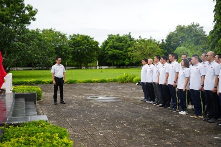 醫(yī)療隊(duì)隊(duì)長致詞。中國援桑醫(yī)療隊(duì)供圖