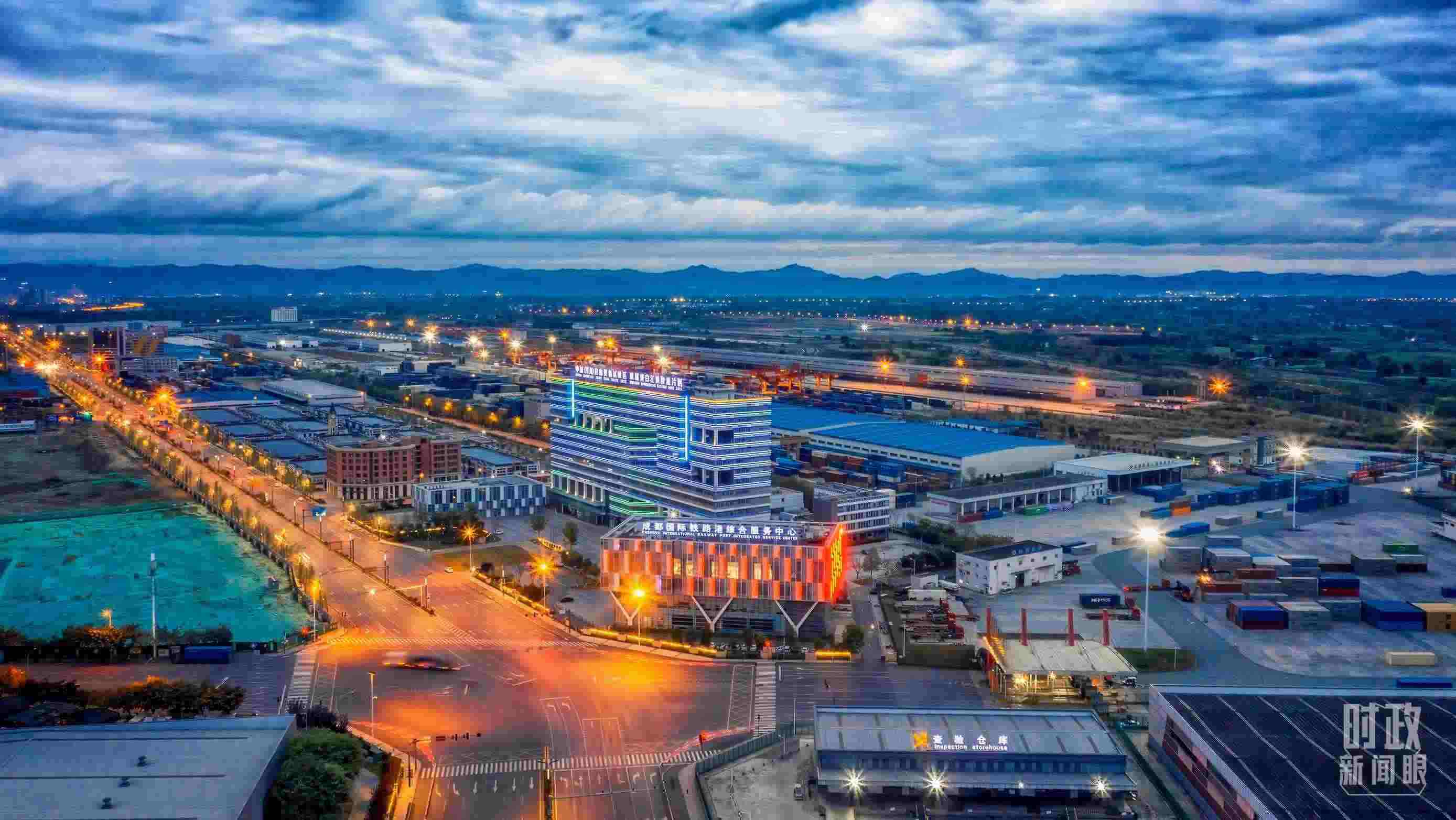 △成都國際鐵路港內(nèi)陸港口。（圖/視覺中國）