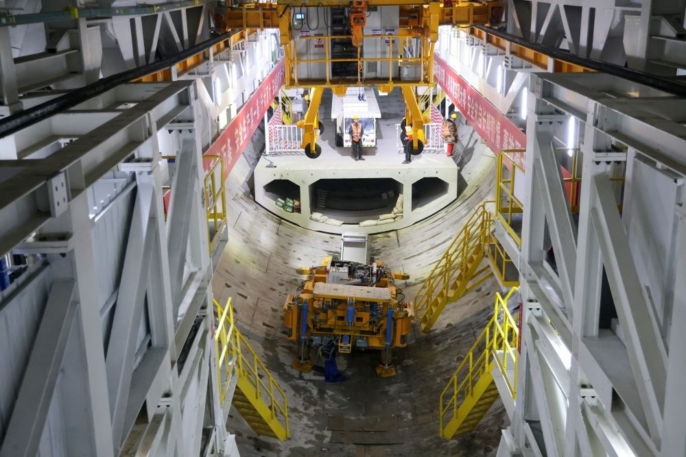 2024年2月16日，中鐵十四局集團的建設(shè)者在京唐城際鐵路運潮減河隧道施工。新華社記者 邢廣利 攝