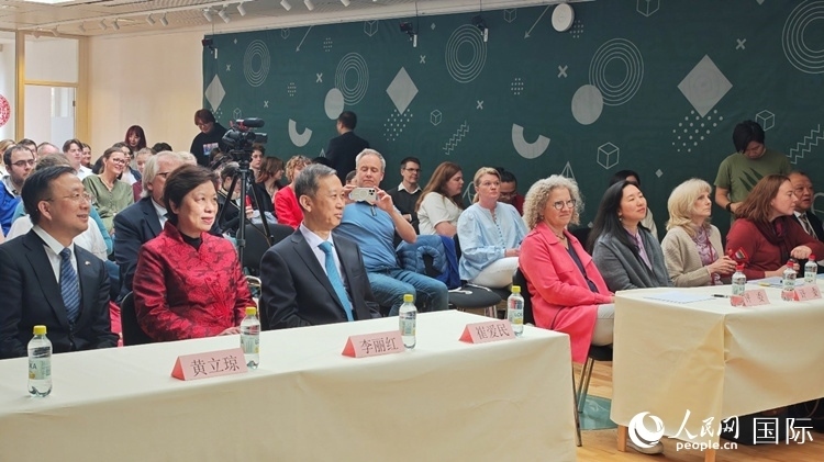 “漢語橋”瑞典賽區(qū)預(yù)選賽現(xiàn)場。人民網(wǎng)記者 殷淼攝