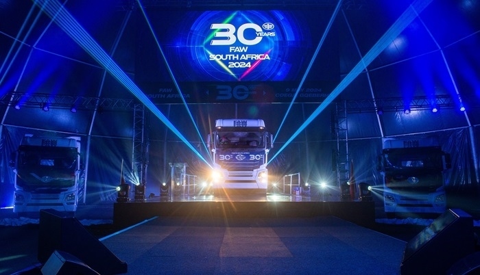 新一代旗艦車型JH6 550馬力牽引亮相。圖片來(lái)源：一汽解放