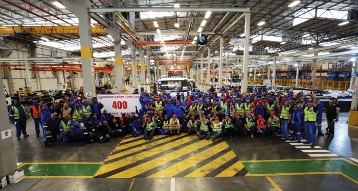 一汽南非庫(kù)哈工廠單月產(chǎn)量破400輛。圖片來(lái)源：一汽解放