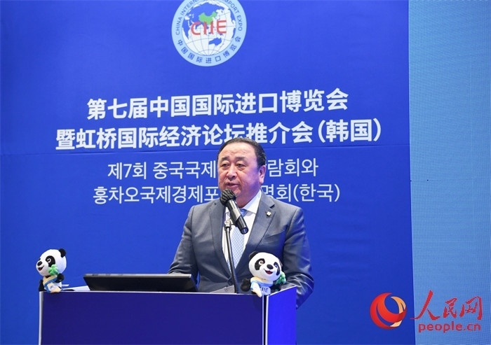 中國國際進口博覽局黨委書記、副局長孫成海致辭。 人民網(wǎng) 程安康攝