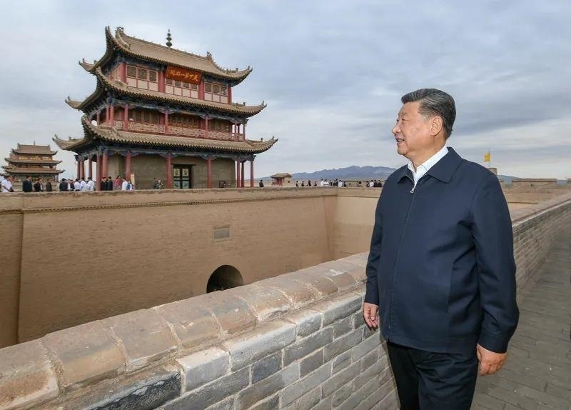 △2019年8月20日，習近平總書記來到嘉峪關關城，登上城樓察看關城整體面貌，聽取河西走廊長城、關隘歷史文化情況介紹。