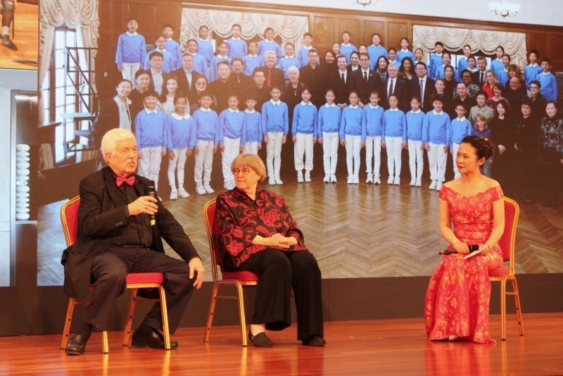 3、費(fèi)城交響樂團(tuán)小提琴手戴維·布斯講述自己與中國50多年的友好故事。 伊莎貝爾·羅德里格斯攝