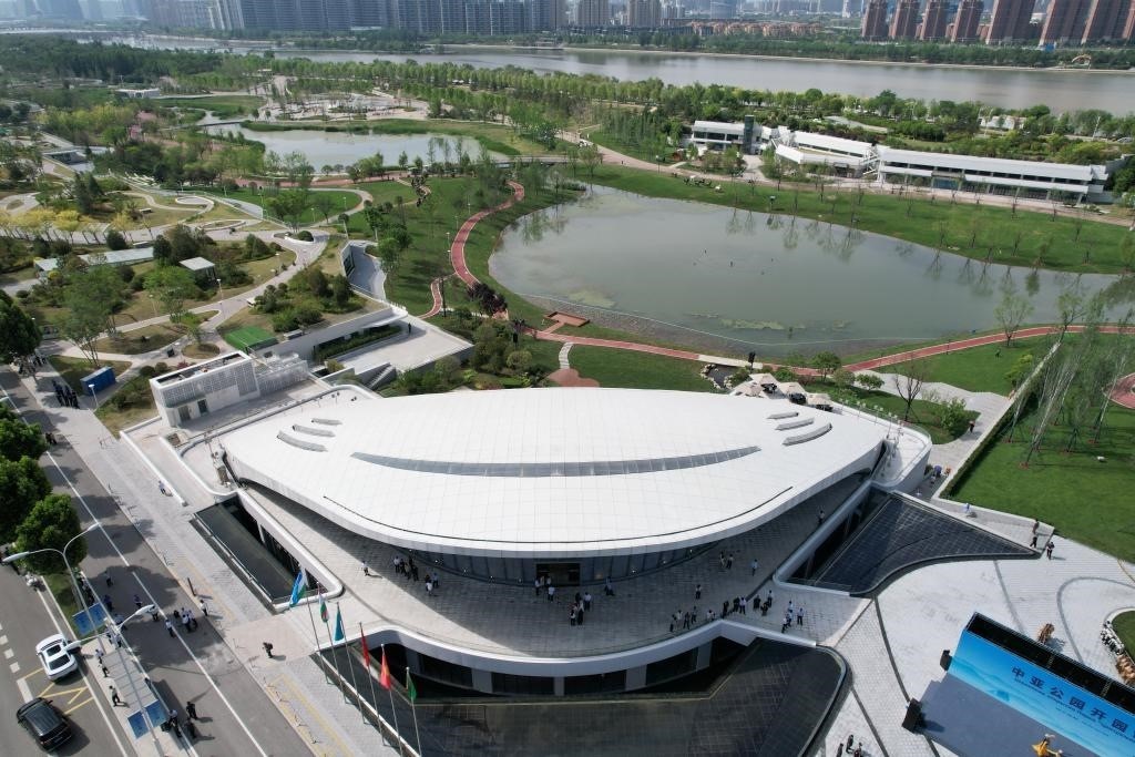 這是位于西安的中亞公園航拍畫面。新華社記者付瑞霞 攝