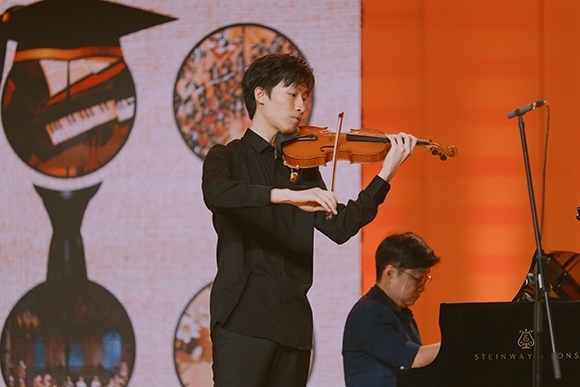 會(huì)議現(xiàn)場(chǎng)。學(xué)校供圖