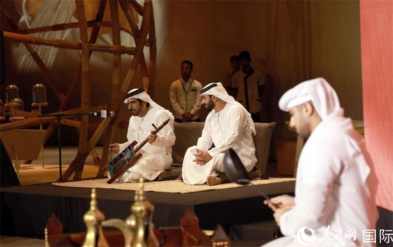 阿拉伯咖啡演示和當(dāng)?shù)匚幕硌?。人民網(wǎng)記者 管克江攝