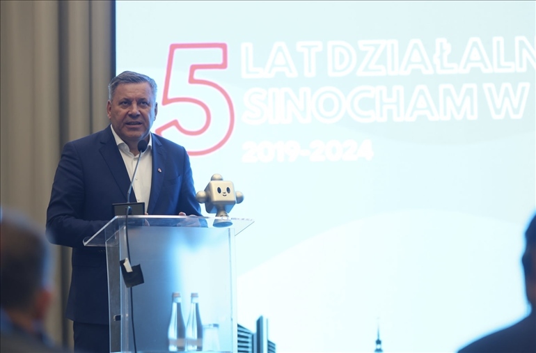 波蘭前副總理比霍琴斯基致辭。