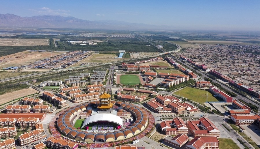 這是2022年9月7日拍攝的寧夏銀川市閩寧鎮(zhèn)（無(wú)人機(jī)照片）。新華社記者 馮開(kāi)華 攝