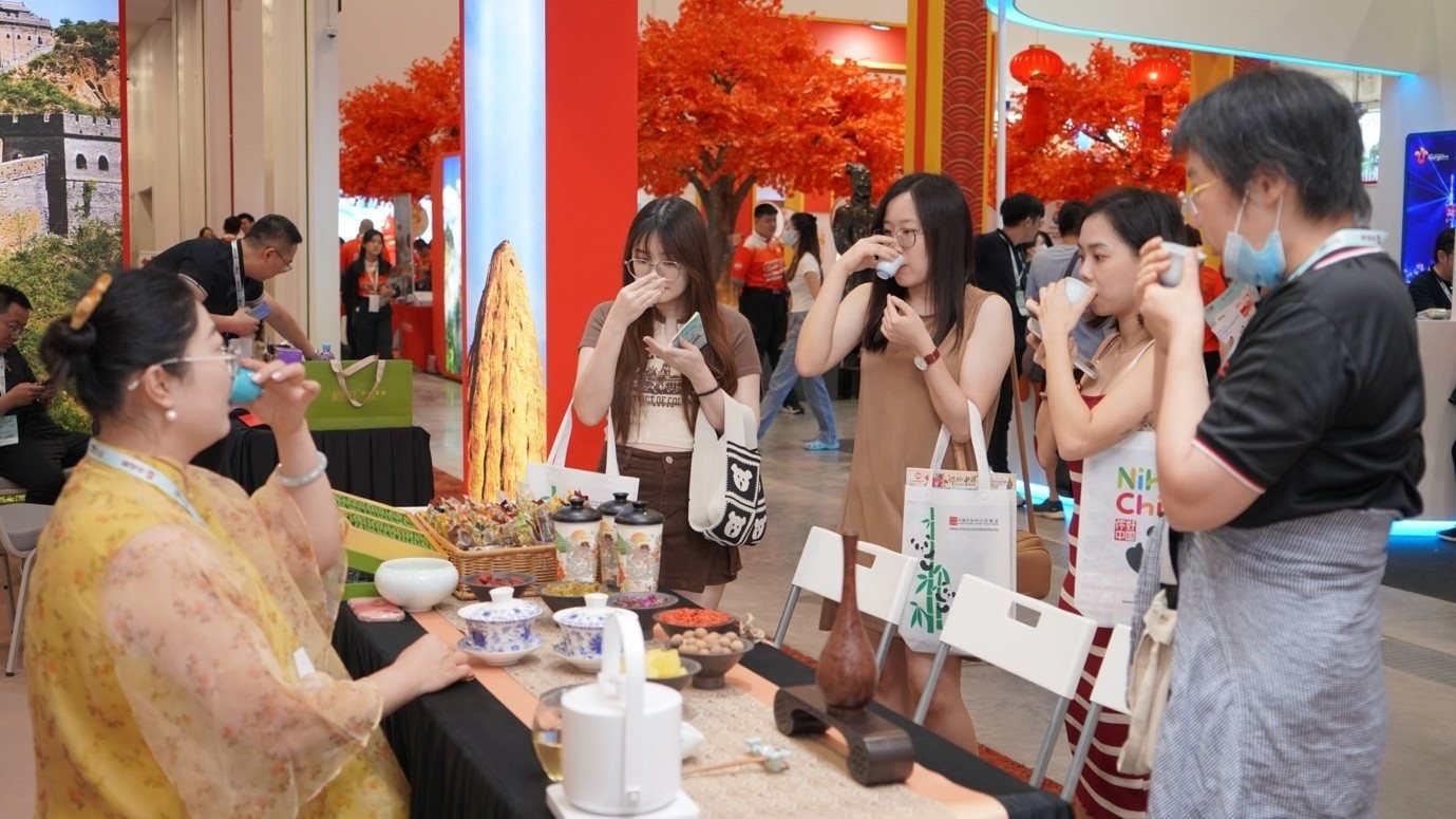 寧夏非遺八寶茶互動(dòng)展示。 吉隆坡中國(guó)文化中心供圖