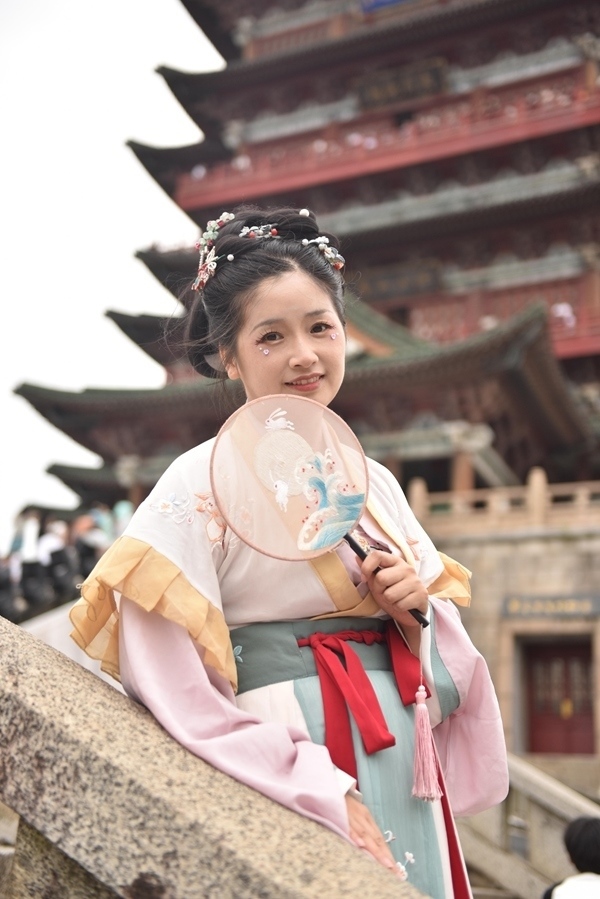 南昌滕王閣“古風(fēng)游”。受訪者供圖