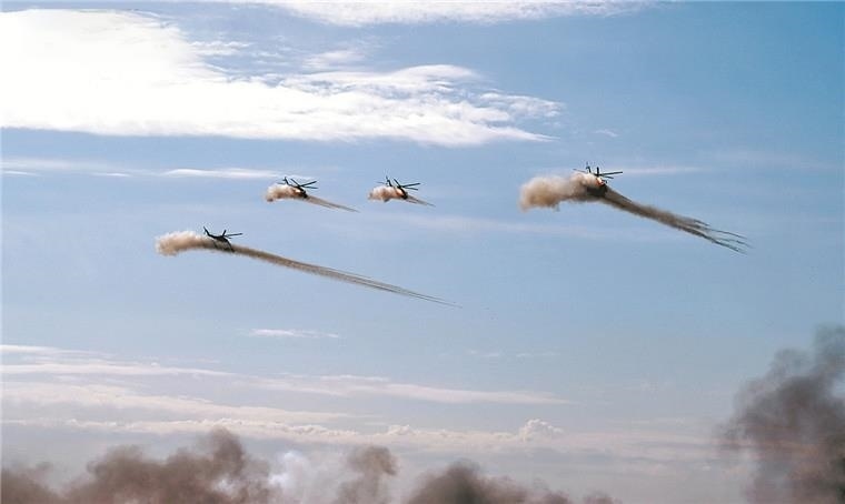 △“和平使命—2021”上合組織聯(lián)合反恐軍演。