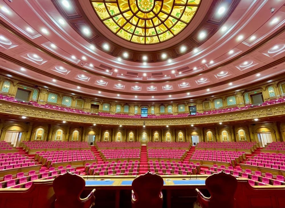 這是在杜尚別拍攝的塔吉克斯坦議會大樓內(nèi)景。