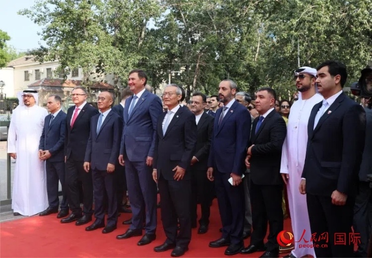 上合組織秘書長及成員國駐華使節(jié)參加活動。人民網(wǎng) 俄布拉依·對山攝