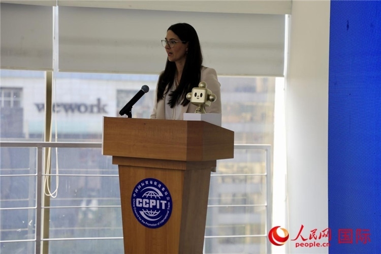 墨西哥外貿(mào)、投資和技術(shù)委員會(huì)總經(jīng)理蘇珊娜·杜克發(fā)表講話。人民網(wǎng) 埃內(nèi)斯托·多明戈斯攝