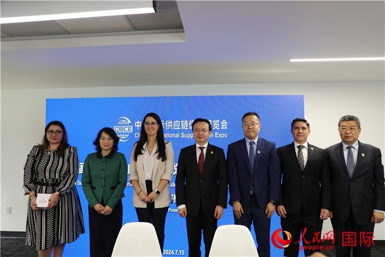 嘉賓合影。人民網(wǎng) 埃內(nèi)斯托·多明戈斯攝