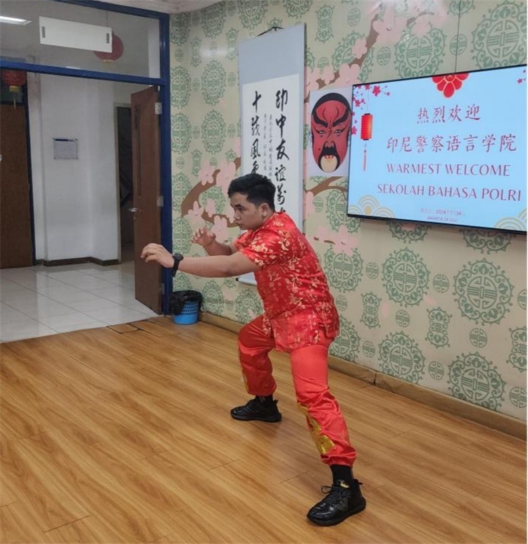 警察學員表演武術(shù)。活動主辦方供圖