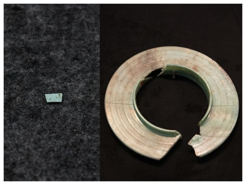 拼版照片：左圖為2024年7月10日拍攝的三星堆遺址出土的綠松石片（新華社記者王曦 攝），右圖為2024年7月21日在三星堆博物館文物保護(hù)與修復(fù)館拍攝的有領(lǐng)玉璧（新華社記者唐文豪 攝）。