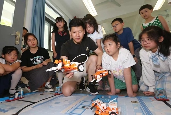 暑托班智能小車課。