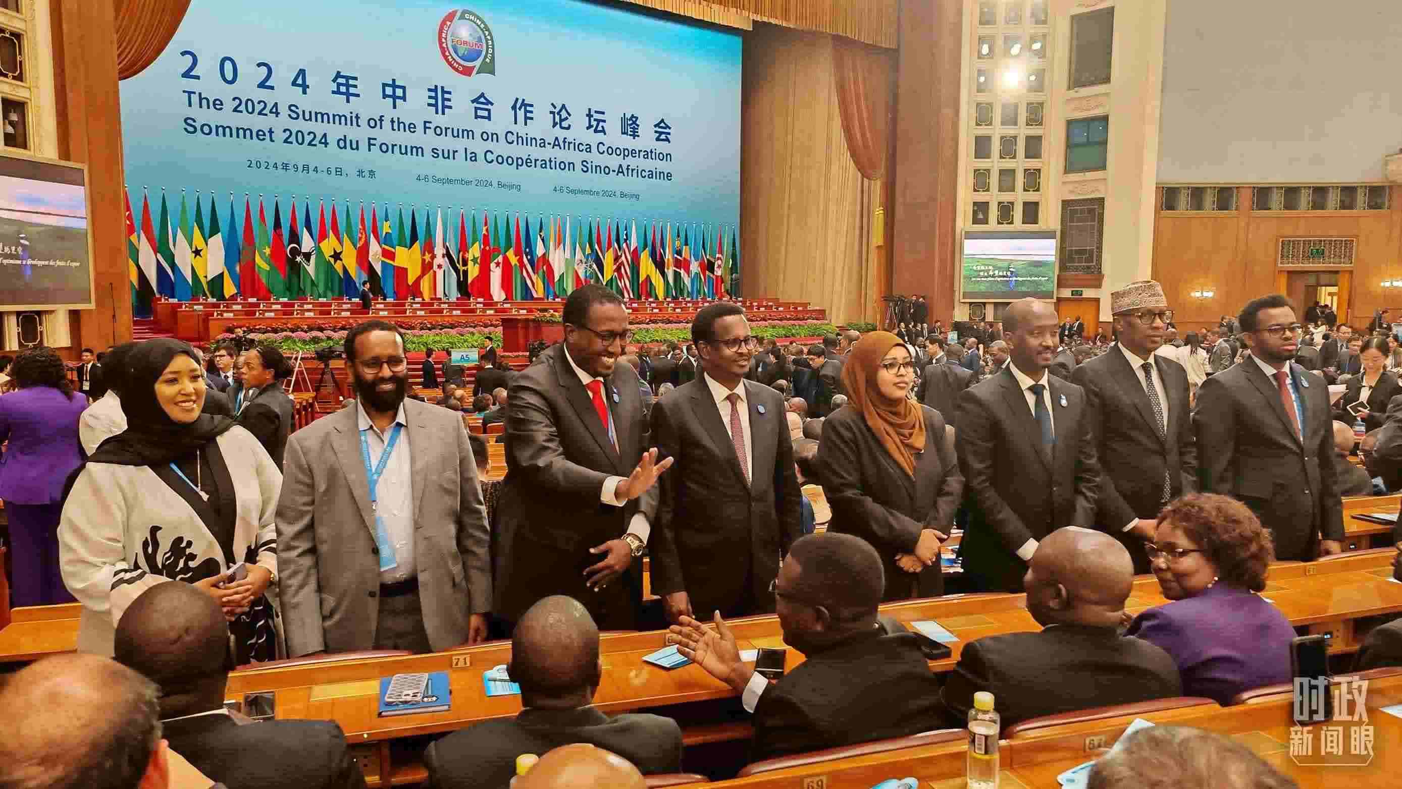  △峰會(huì)搭建溝通的橋梁。（總臺(tái)央視記者鄂介甫、周倜拍攝）