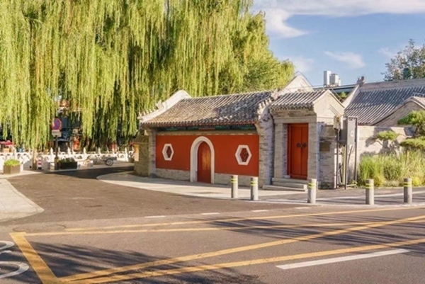 北京建筑大學(xué)古建保護(hù)與利用專業(yè)師生對(duì)北京德勝門內(nèi)大街開展空間品質(zhì)綜合提升項(xiàng)目，圖為項(xiàng)目竣工后的實(shí)景圖。校方供圖