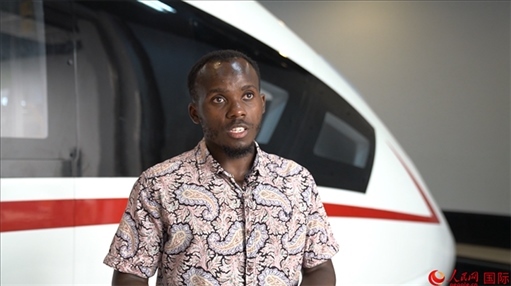 北京交通大學肯尼亞籍留學生卡里烏接受人民網采訪。人民網 周琳佳攝