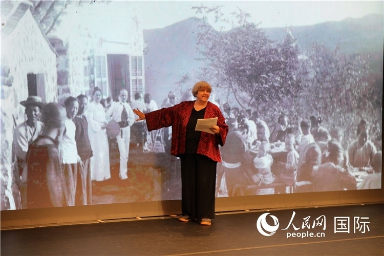 2、美國“鼓嶺之友”代表穆言靈講述友好故事。 人民網(wǎng)記者 李志偉攝