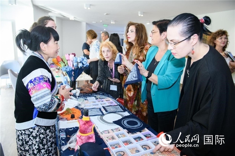 蠟染展示。傅永山攝