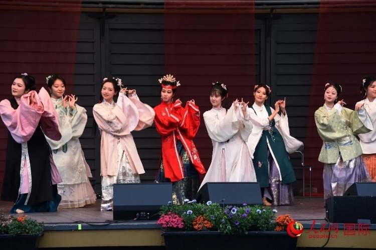 中國(guó)舞《紅樓夢(mèng)》。人民網(wǎng)記者 殷淼攝