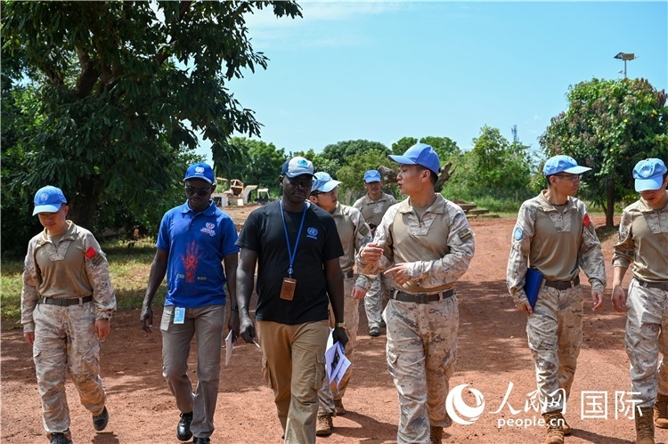 圖2 檢查組實地查驗。孫千攝