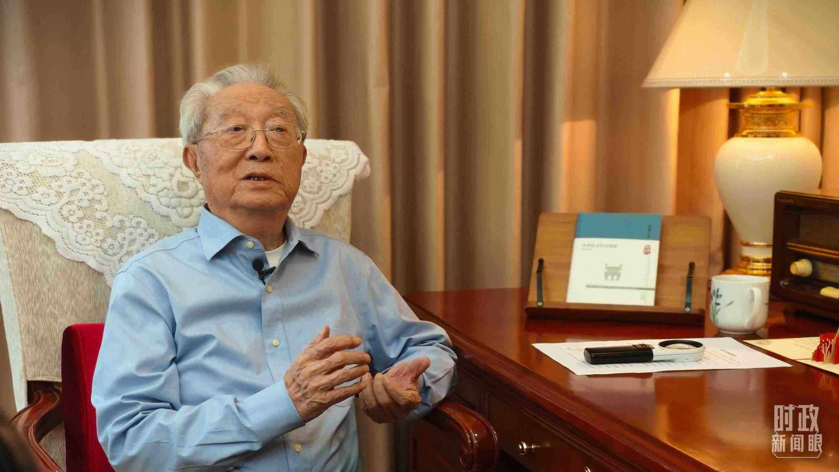 “人民教育家”國(guó)家榮譽(yù)稱號(hào)獲得者張晉藩。（總臺(tái)央視記者李立拍攝）