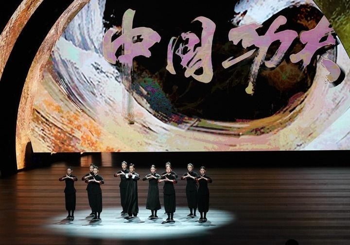 2024年9月19日，演職人員在北京文化論壇專場文藝演出中表演舞劇《詠春》。