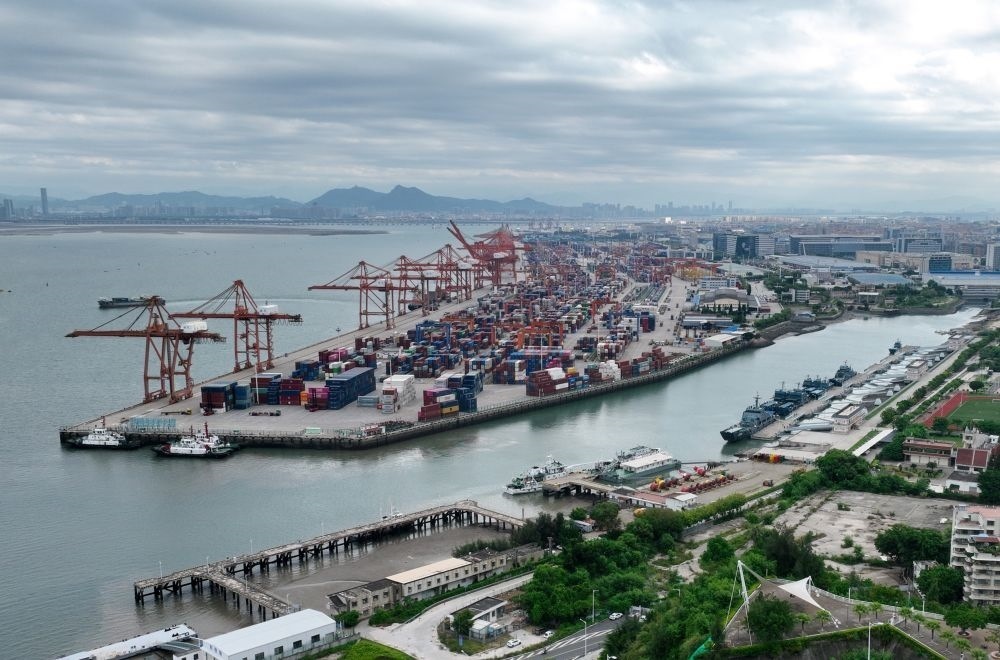 這是中國（福建）自由貿(mào)易試驗區(qū)廈門片區(qū)內(nèi)的廈門海天碼頭（2024年9月4日攝）。