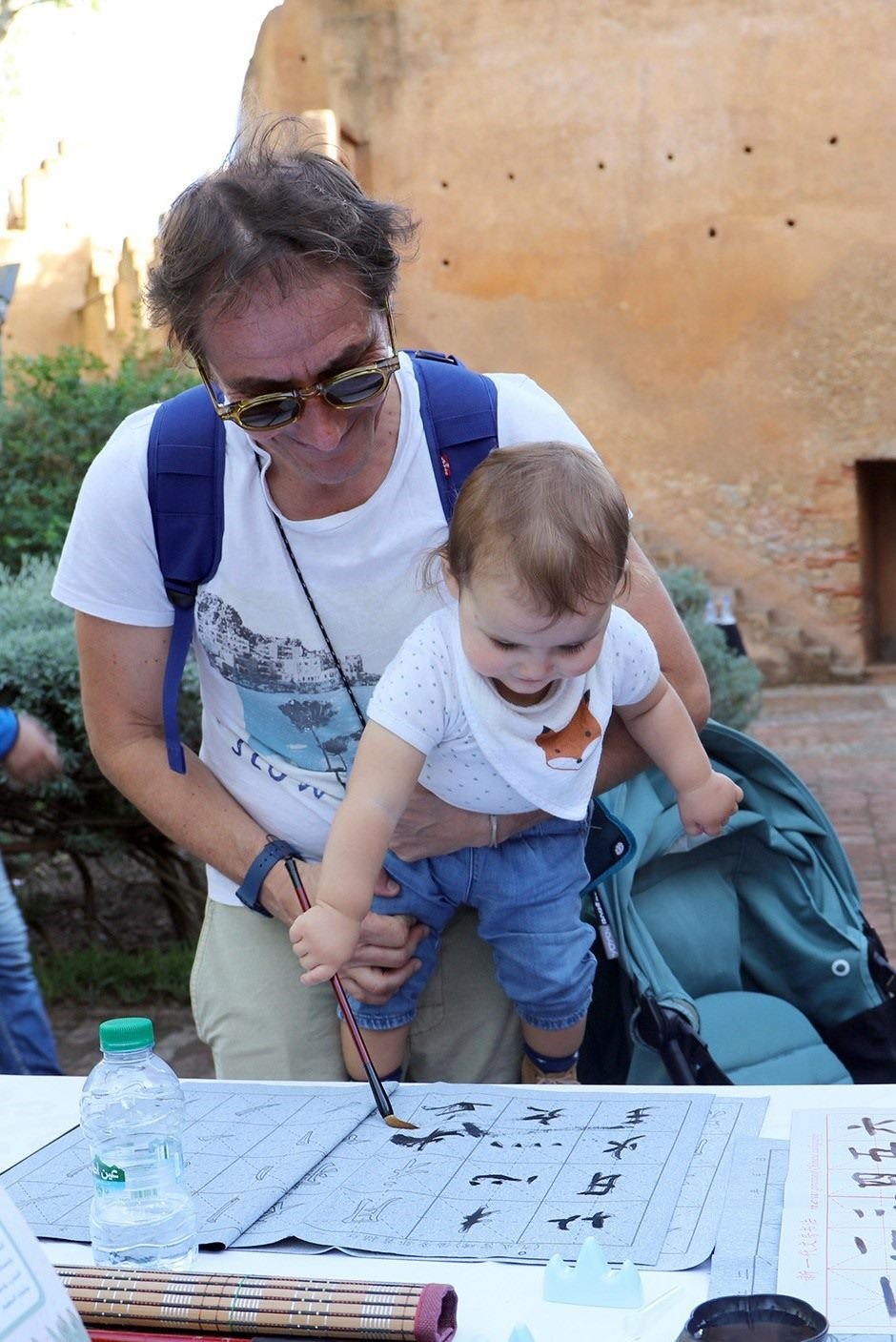 小小書法家。拉巴特中國文化中心供圖