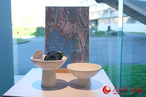 壁畫礦物質(zhì)顏料展示。人民網(wǎng)記者 尚凱元攝