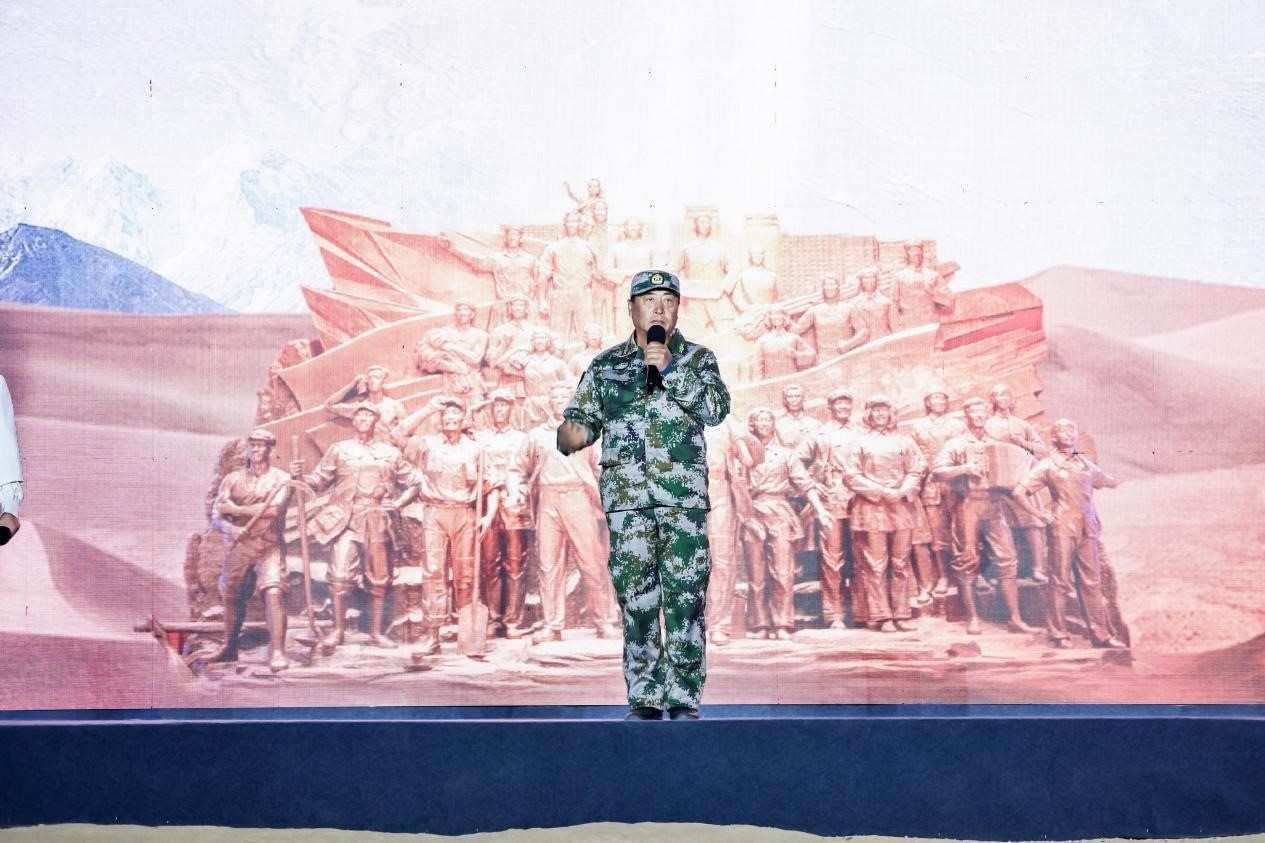 馬軍武在“何以中國·五星出東方”網(wǎng)絡(luò)主題宣傳活動(dòng)現(xiàn)場(chǎng)演講。人民視頻供圖