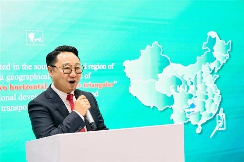 “中國(guó)館”貴州旅游推介會(huì)現(xiàn)場(chǎng)介紹。楊浩鵬