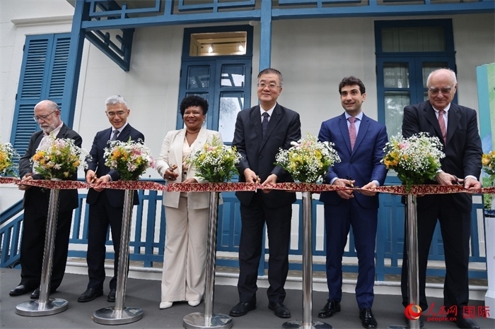 活動上，中巴嘉賓共同為“茶緣·中巴友誼園”剪彩，標(biāo)志著中巴友誼園中“茶之道”展覽正式開幕。人民網(wǎng)記者 張志文攝