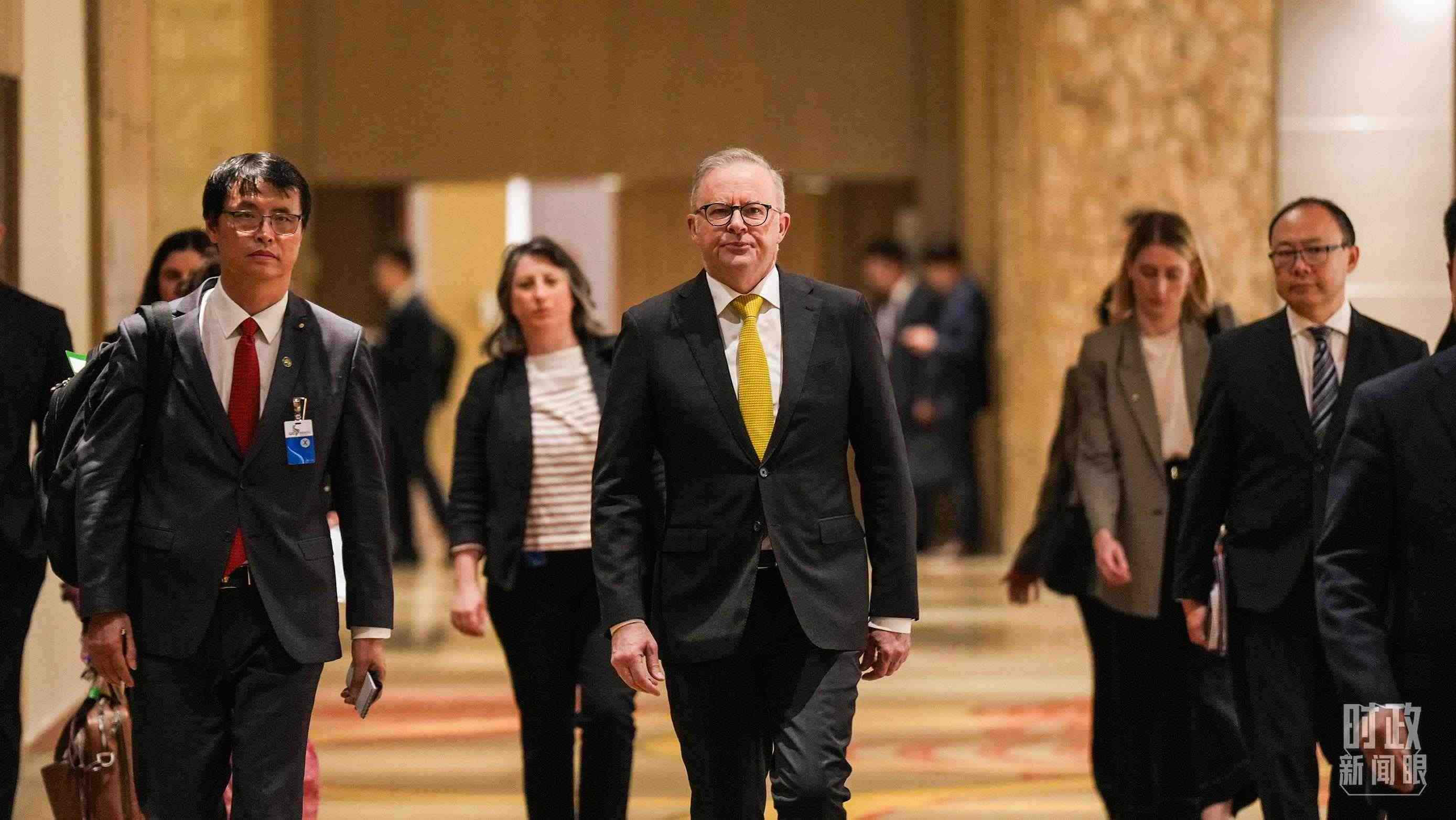 △澳大利亞總理阿爾巴尼斯抵達(dá)會見現(xiàn)場。（總臺記者李晉拍攝）