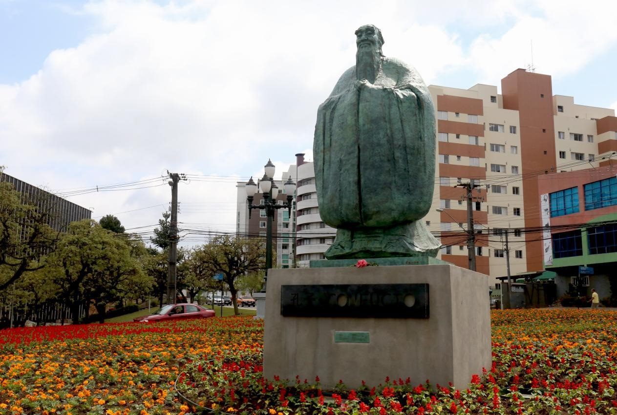 2017年，吳為山雕塑《孔子》立于巴西庫里蒂巴市，該廣場被永久命名為“中國廣場”。中國美術(shù)館供圖