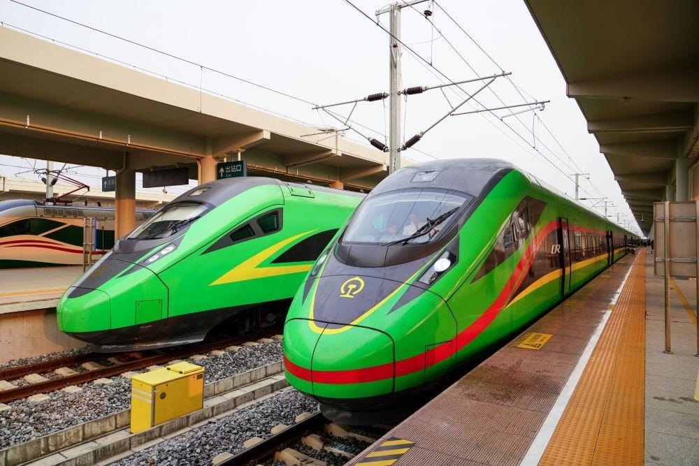 截至2024年7月5日，中老鐵路國際旅客列車累計開行滿1000列，極大地便利了沿線民眾出行。