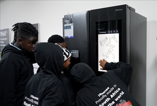 海信智能冰箱吸引南非人。海信南非公司供圖