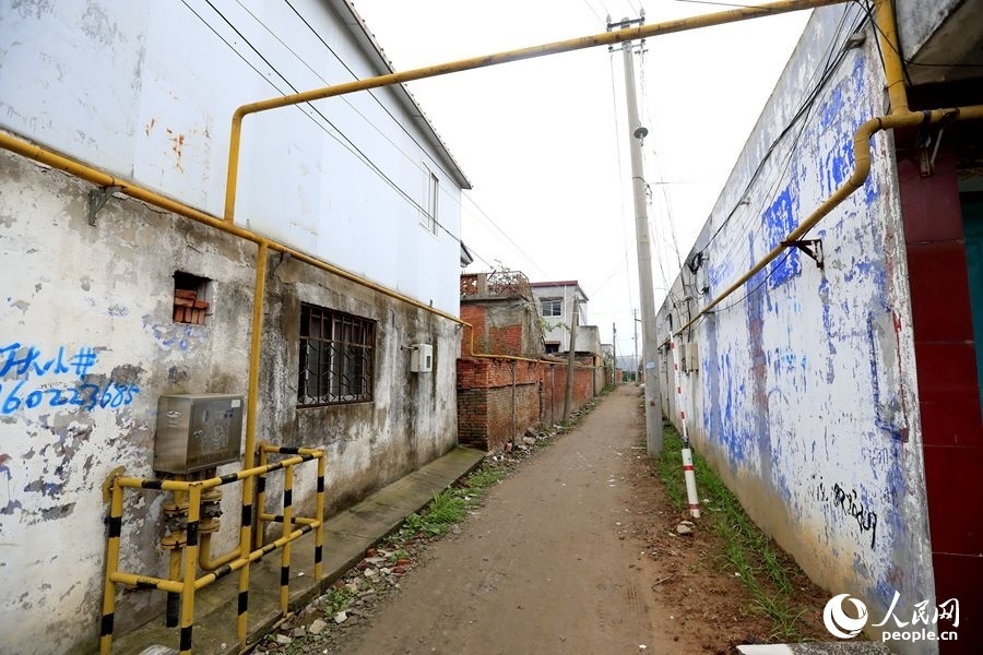 中燃公司在玉山鎮(zhèn)鋪設(shè)完工的燃氣管網(wǎng)。人民網(wǎng)記者 慎志遠攝