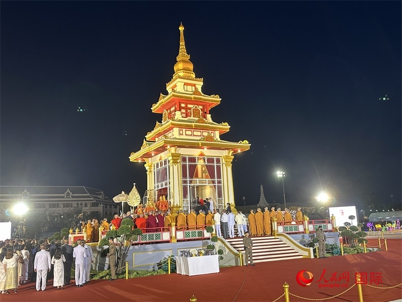 北京靈光寺佛牙舍利抵達(dá)王家田廣場安奉。人民網(wǎng)記者孫廣勇攝